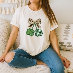 St Patrick's T-shirt Faux Embroidered  Four Leaf Clover with a Leopard Bow New